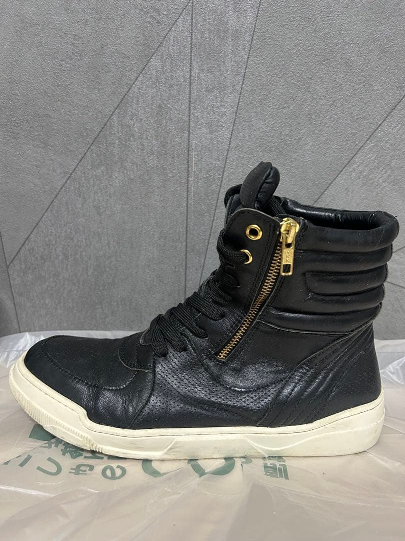 FUGA ハイカットスニーカー　本革　サイドジップ　スニーカー