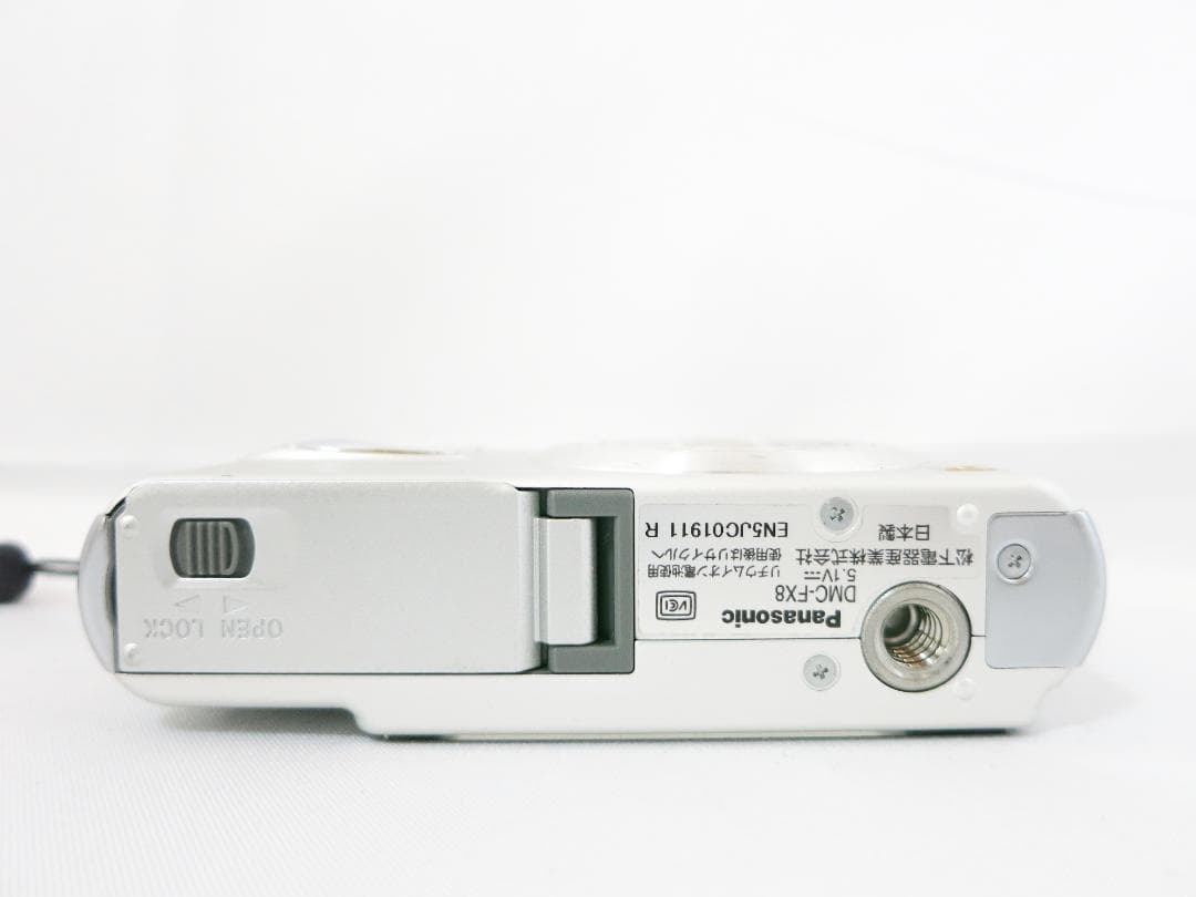 ★美品★Panasonic デジタルカメラLUMIX DMC-FX8 シルバー