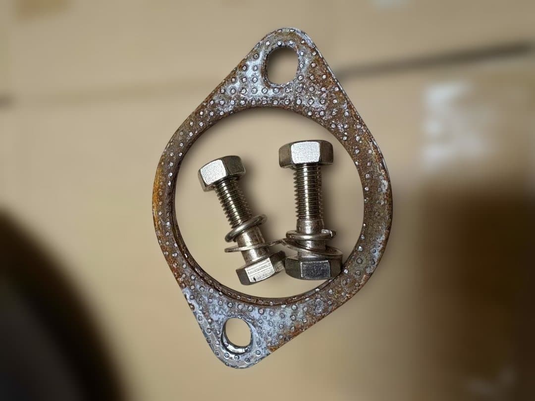 HKS TRAVOISマフラー ハイエースワゴンＧＬワイドに使用　2TR-FE