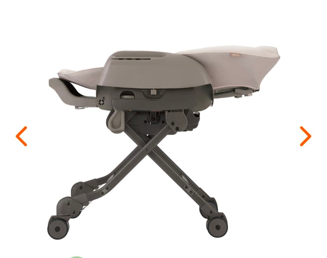 Combi AUTO SWING ベビーチェア ホワイト・ベージュ