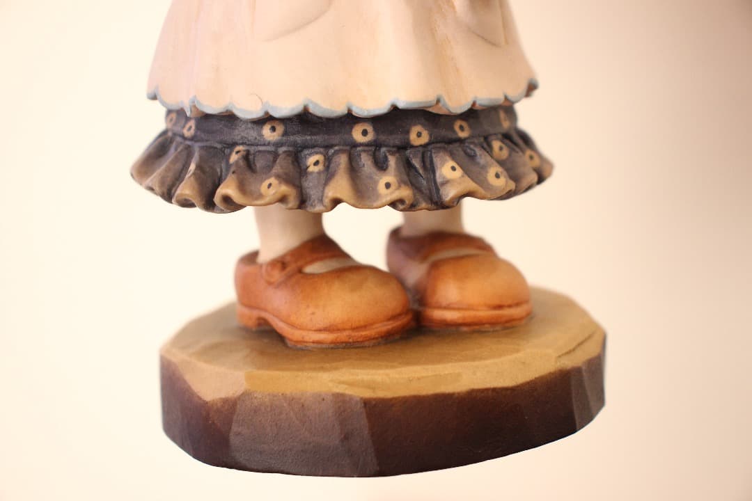 イタリア　ANRI社　サラ・ケイ　マイフェイバリットドール　手彫り　木彫り人形