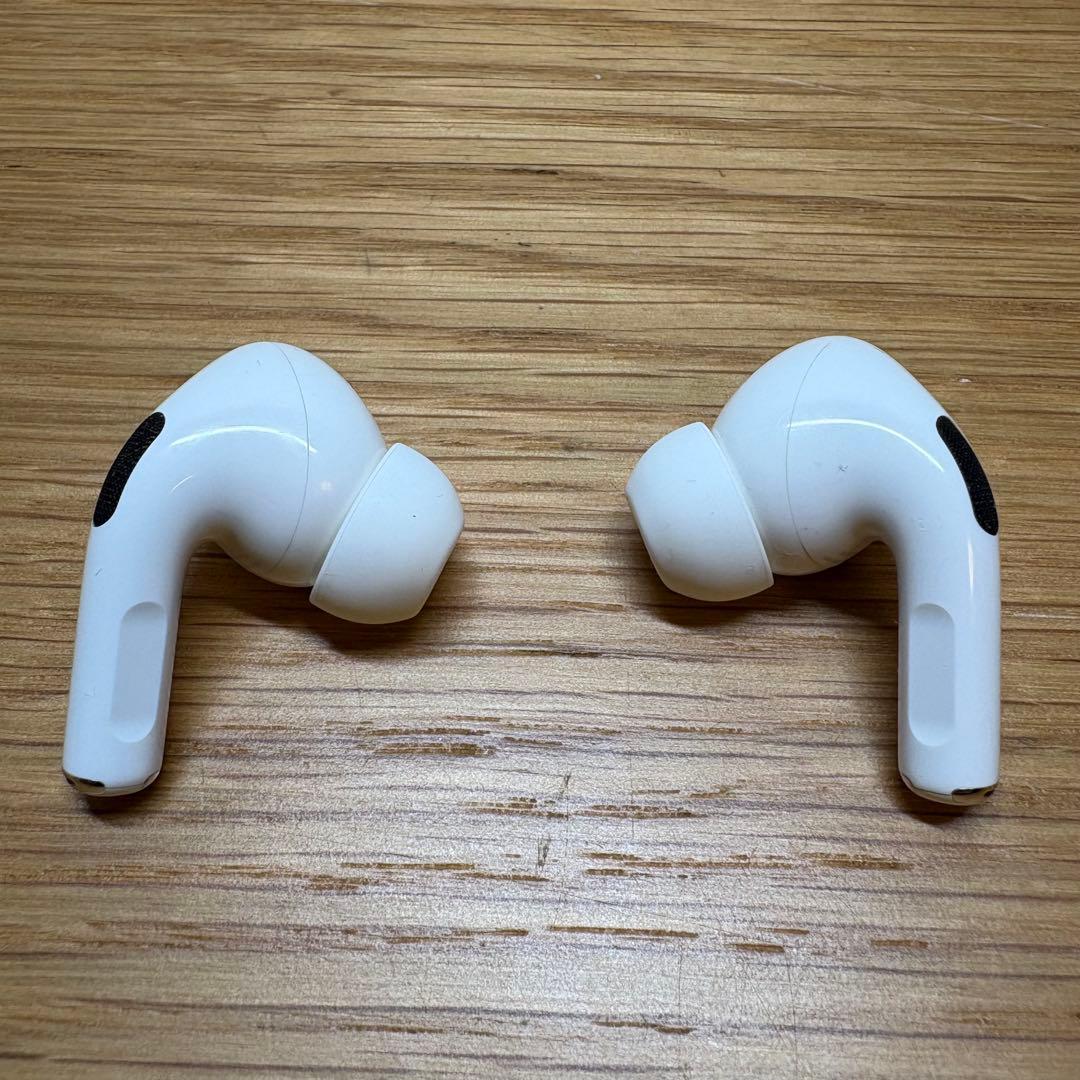 [純正/美品]Apple AirPods Pro 本体(付属品は全て有り)