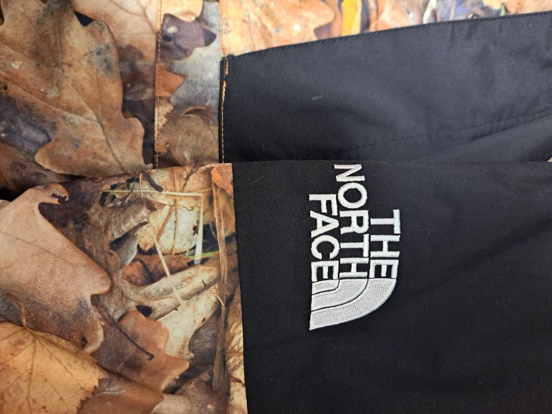 限定割引価格シュプリームノースフェイス枯れ葉マウンテンパーカー　L