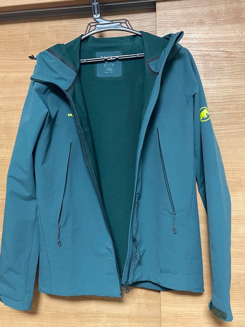 は　 MAMMUT マムート マウンテンパーカー