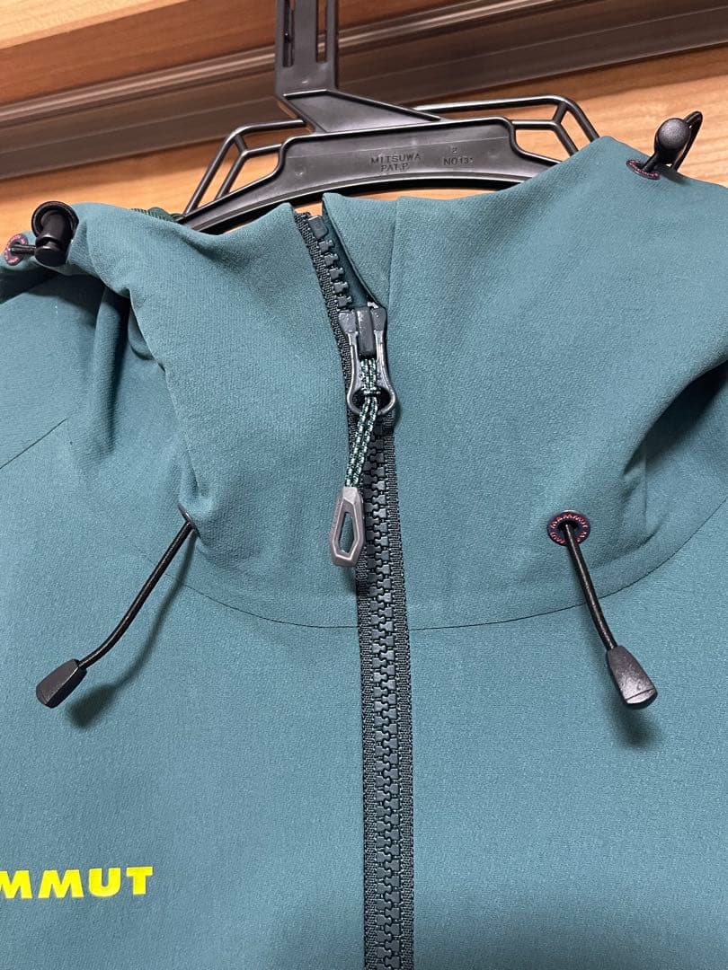 は　 MAMMUT マムート マウンテンパーカー