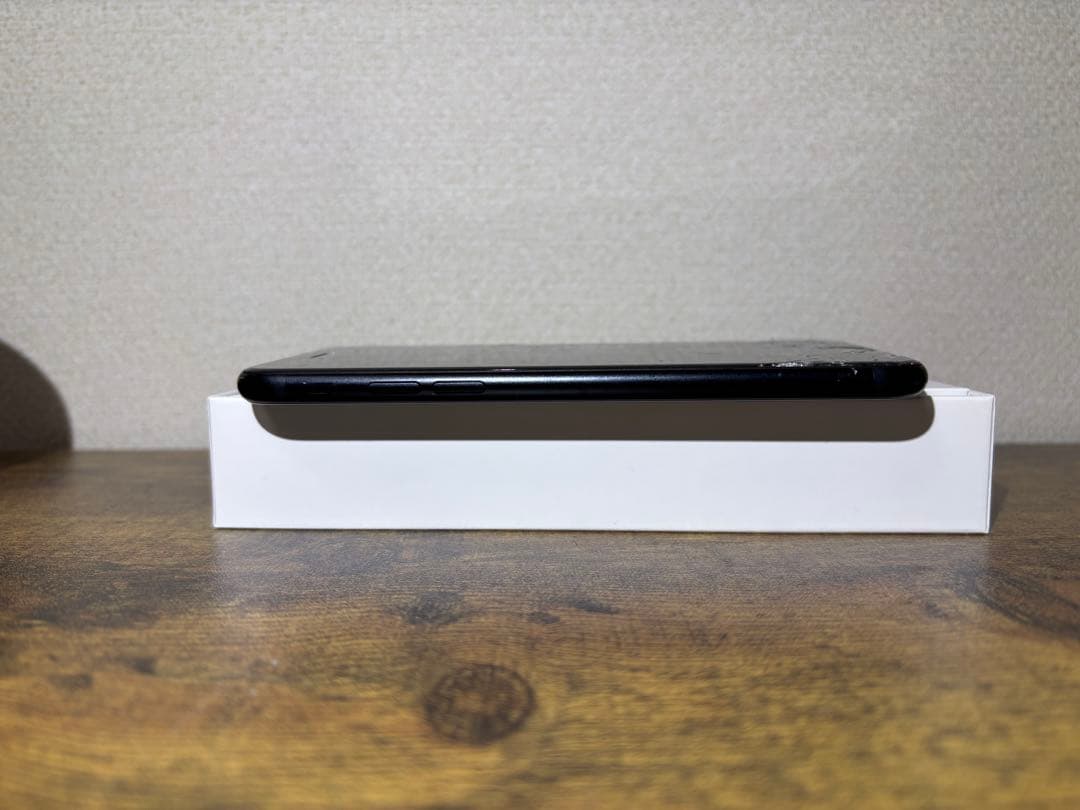 【ジャンク】iPhoneSE (第3世代) 64GB 液晶画面ヒビ割れ
