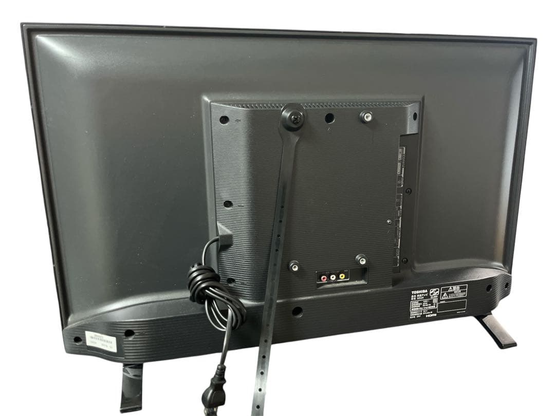 TOSHIBA 32S24 32インチ液晶テレビ【画面キズあり】