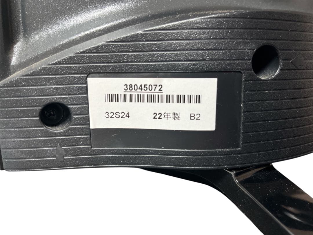 TOSHIBA 32S24 32インチ液晶テレビ【画面キズあり】