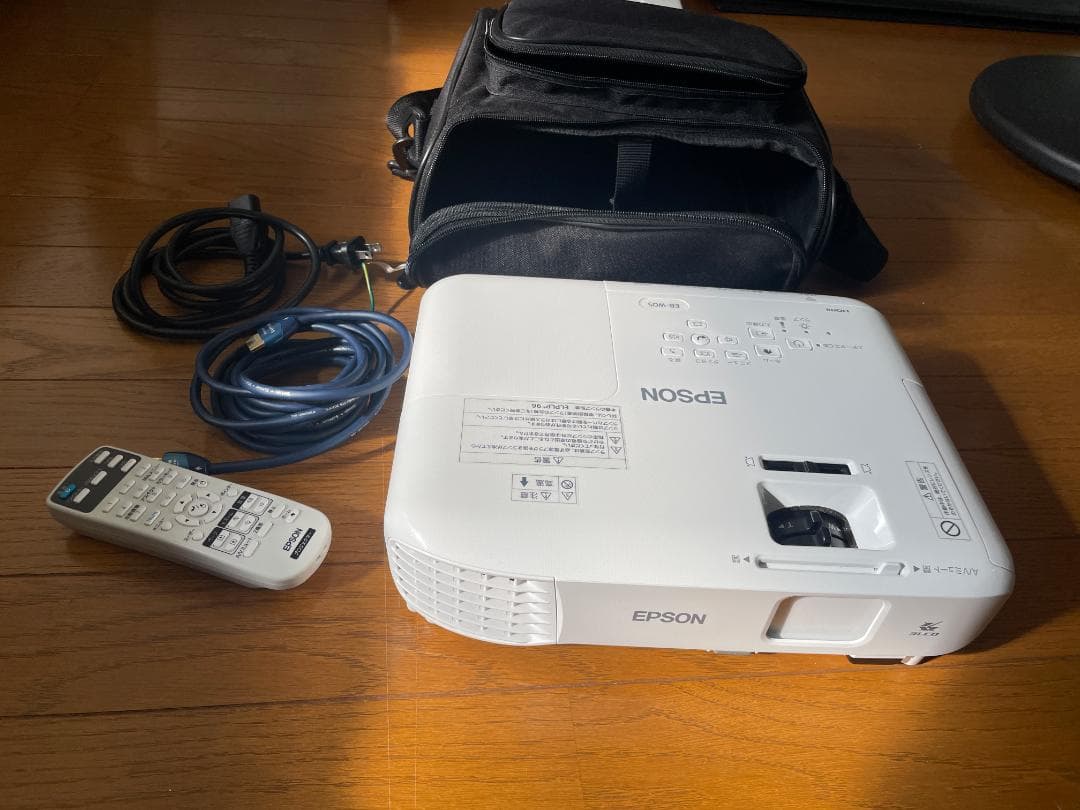 【美品】EPSON EB-WO5