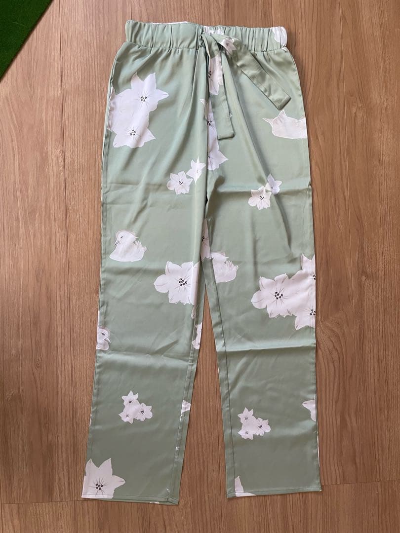 sop様【新品未使用】アマテラスAMATERAS サテン　パジャマ　ナイトウェア