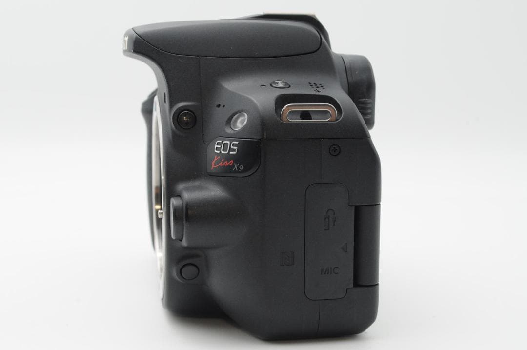 ▲新品級③▲大SALE中▲ Canon EOS Kiss x9 ダブルレンズ