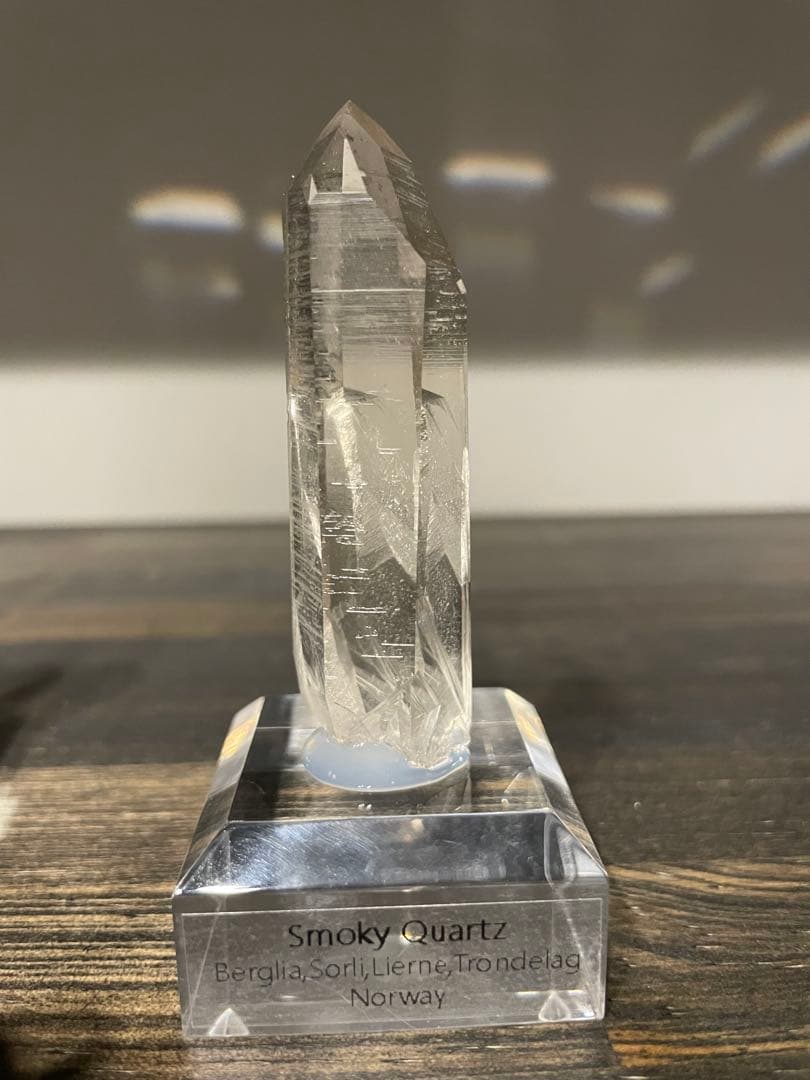 ノルウェー産　スモーキークォーツ　鉱物標本