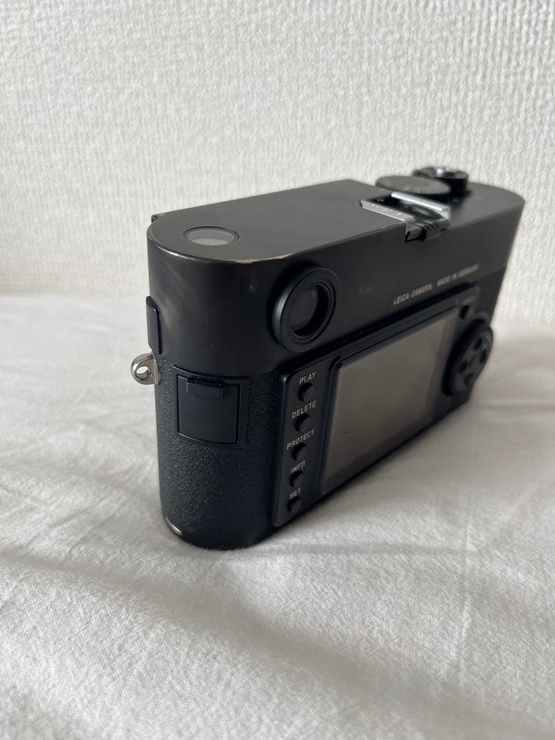 Leica M8ブラッククロームボディ+ 純正レンズフィルターUV/IR E39