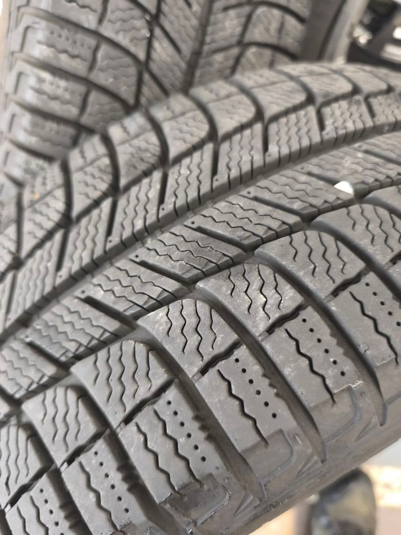 プリウススタッドレスホイールセット205/55R16