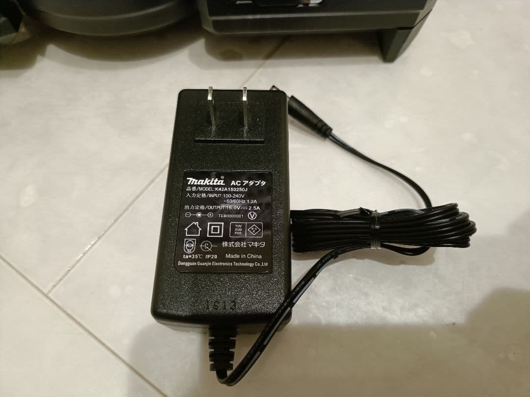 Makita 充電式ファン CF202D ホワイト