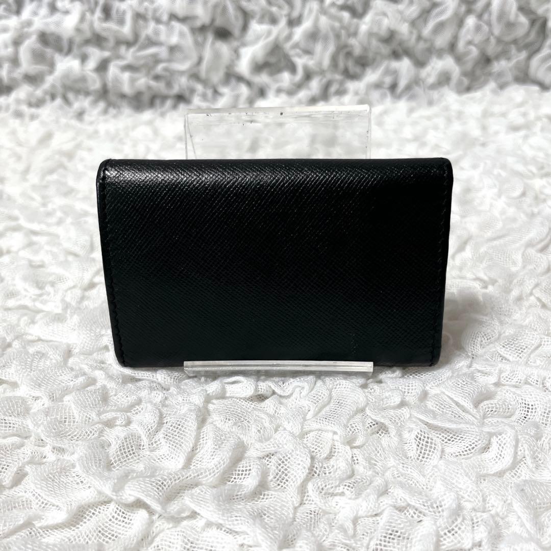 PRADA ブラック サフィアーノレザー キーケース　三角　トライアングル　6連