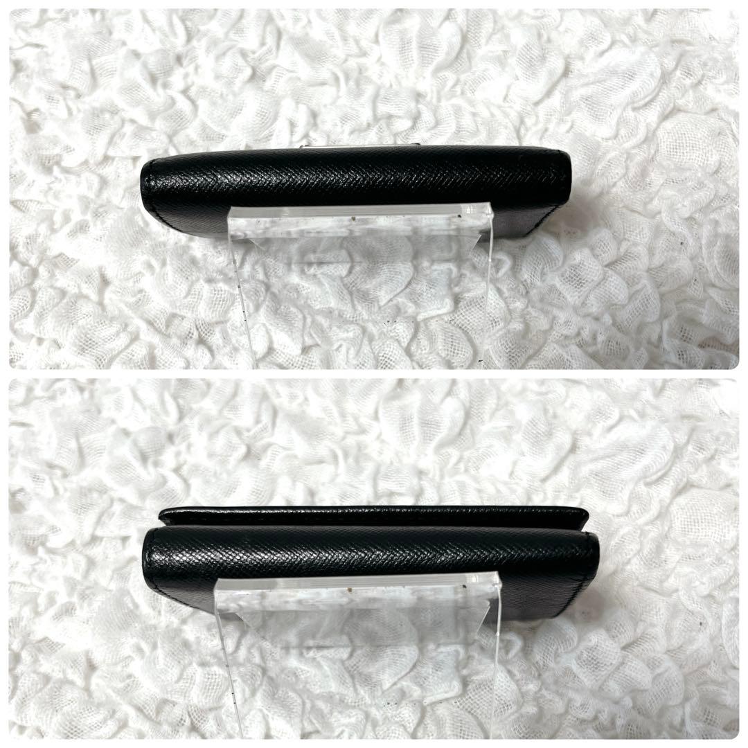 PRADA ブラック サフィアーノレザー キーケース　三角　トライアングル　6連