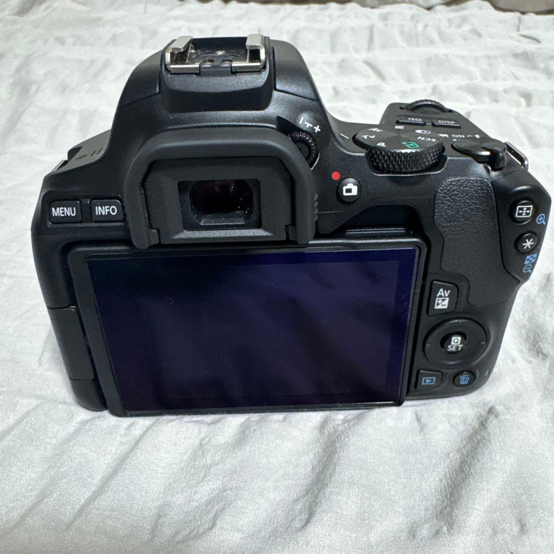 Canon EOS Kiss X10 レンズ＋単焦点24mm 無記入保証書付き