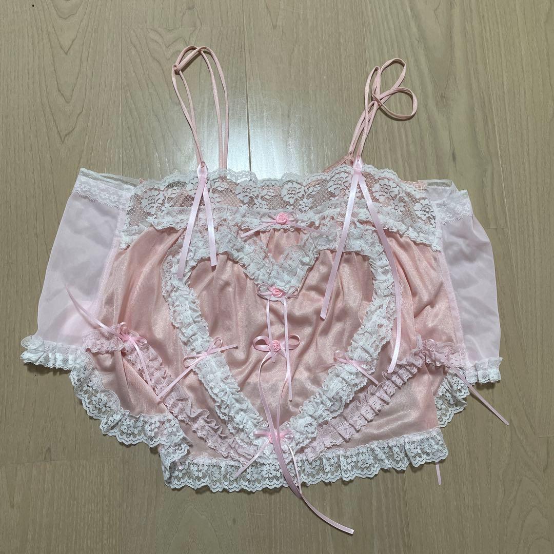 グニフニ♡ハートの国のバラモチーフレースキャミソール