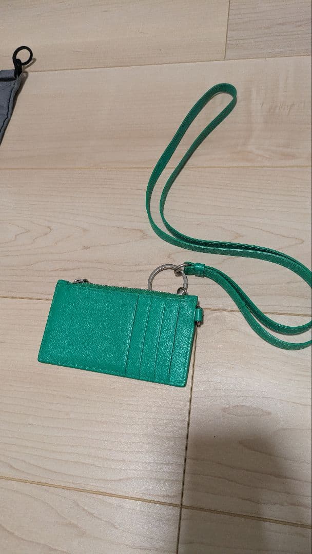 Balenciaga　ストラップ付きカードケース