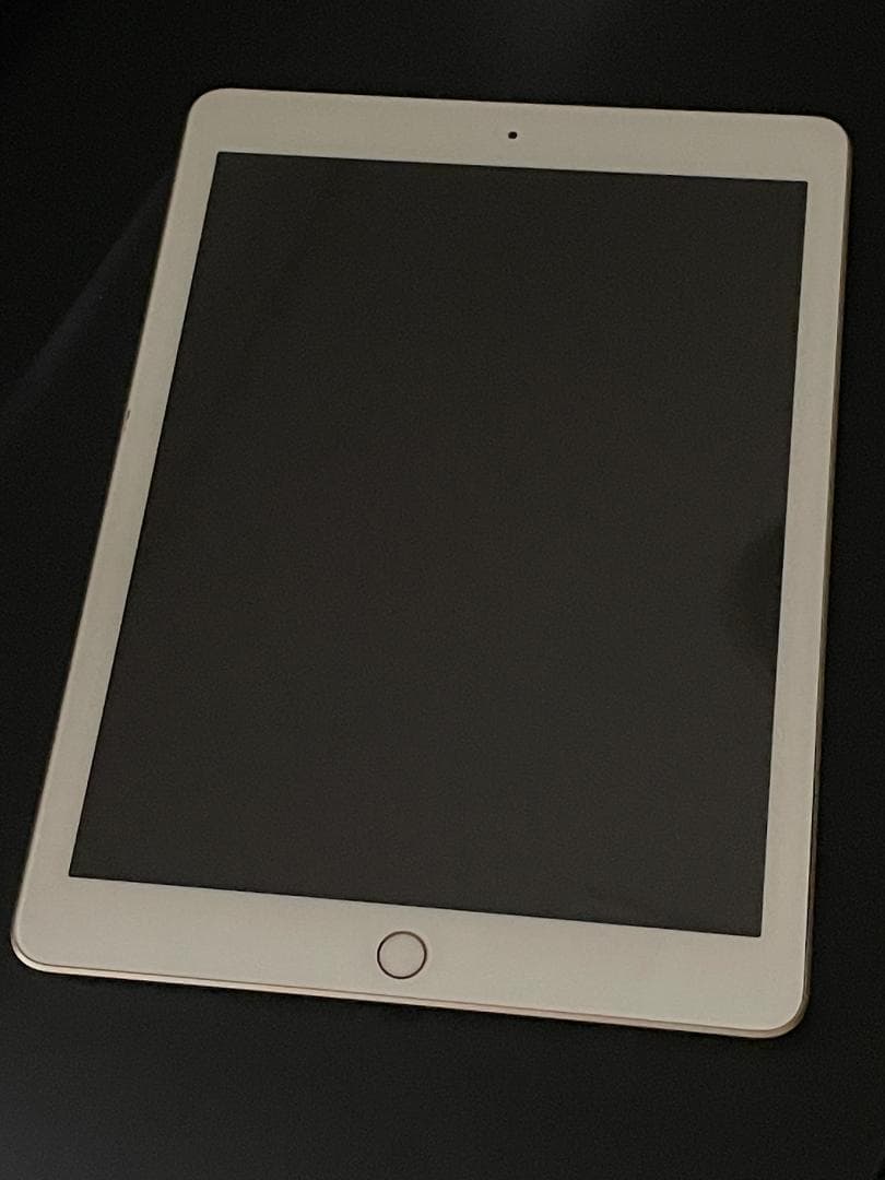 iPad 第5世代 Wi-fiモデル 128GB GOLD【訳あり】