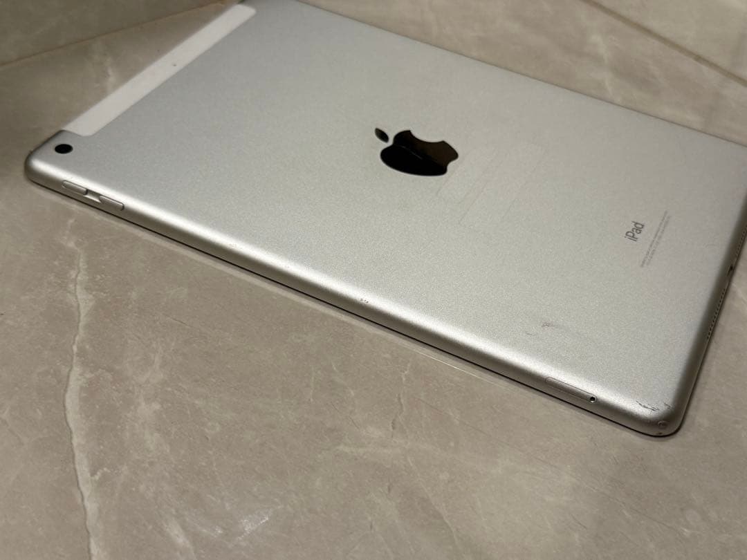 iPad 第6世代　A1954 9.7インチ　32GB