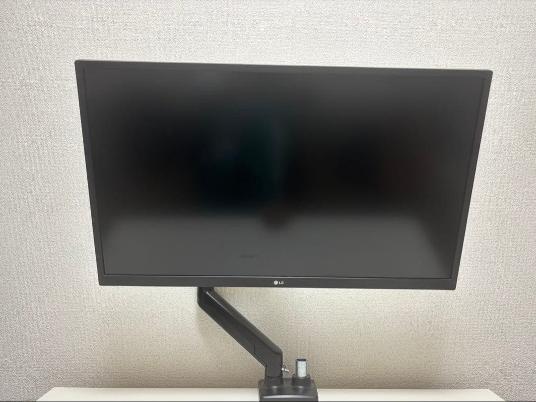 LG 27UL550-w 27インチ4Kゲーミングモニター　モニターアーム