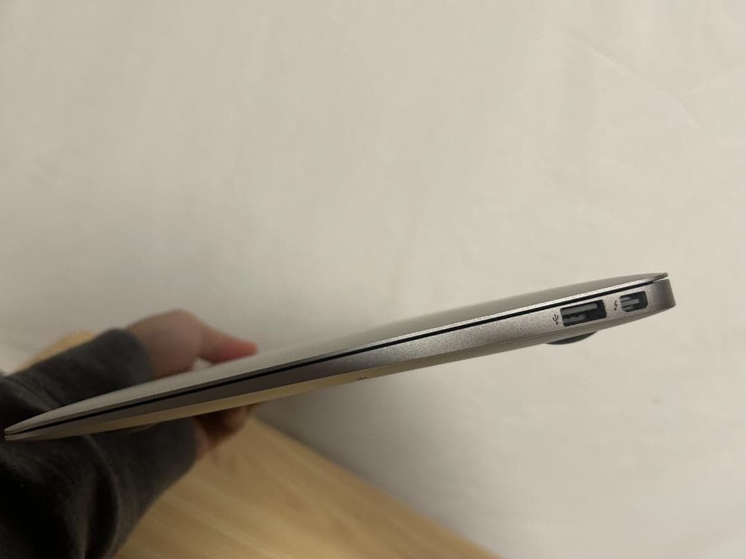 MacBook Air 11インチ A1465（2013）初期化済