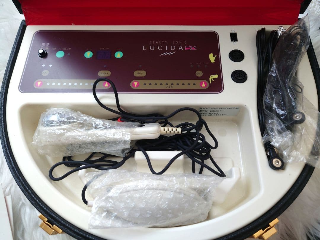 ルシーダデラックス　超音波・低周波・イオン導入　顔・ボディー