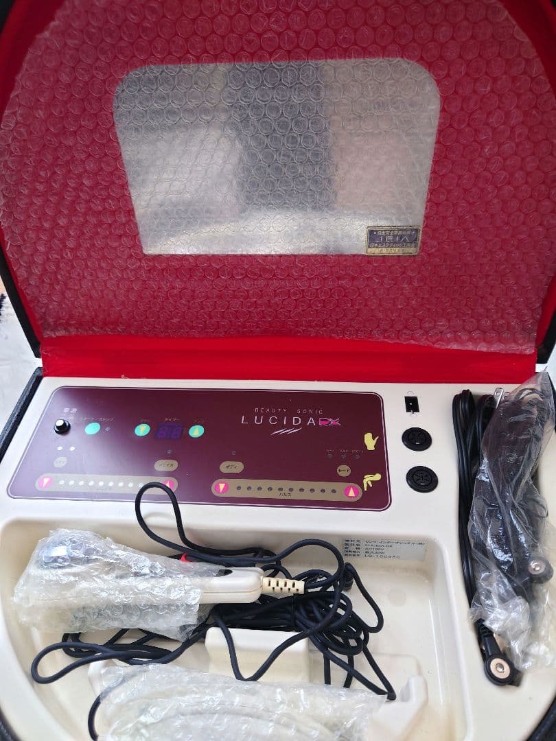 ルシーダデラックス　超音波・低周波・イオン導入　顔・ボディー