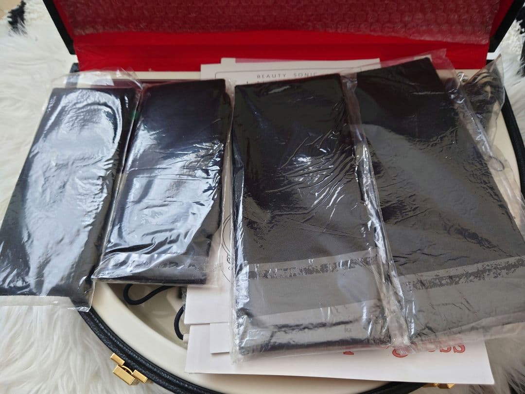 ルシーダデラックス　超音波・低周波・イオン導入　顔・ボディー