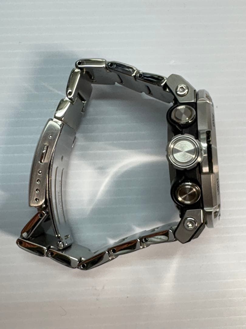 美品❗️CASIO・ G-SHOCK・GSTーB200D・ソーラー・スマホリンク