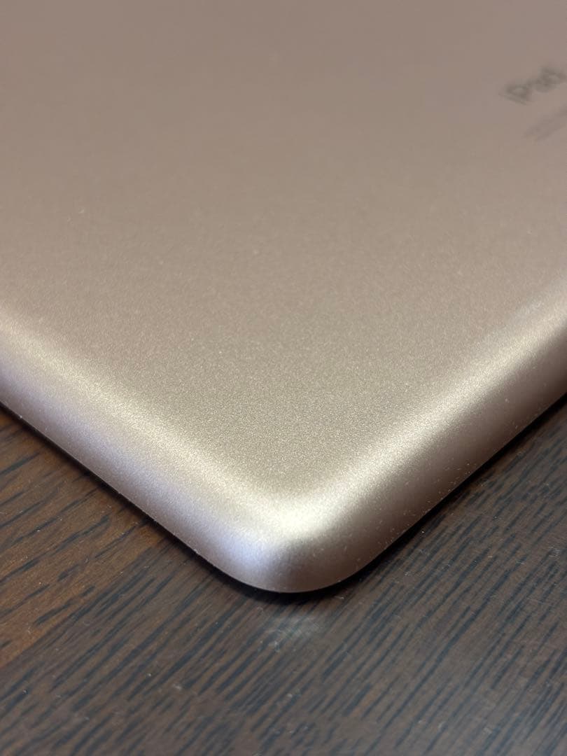 Apple iPad 第7世代 32GB Wi-Fiモデル（ゴールド） 本体