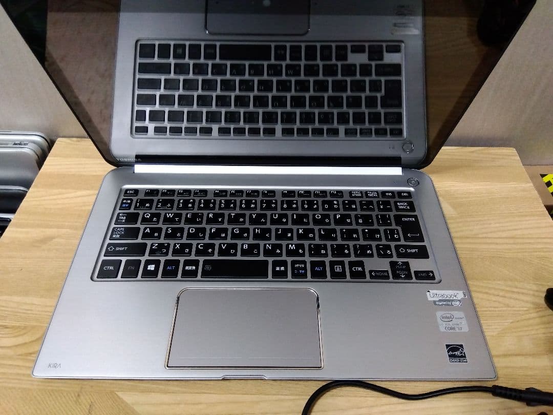 Windowsノート本体 Dynabook KIRA V83 i7 DTS harman/kardon