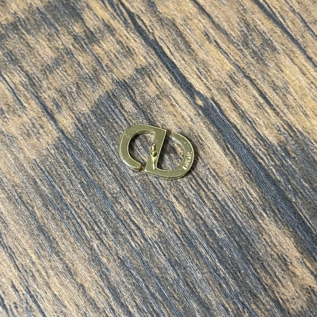 Dior クリスタルロゴピアス(片耳用)