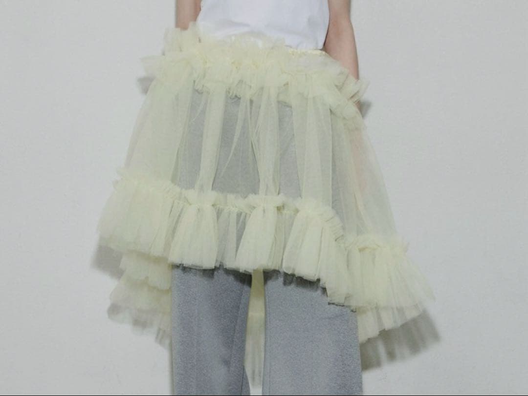 チュールボリュームフリルキャミソールチュニック　J1U