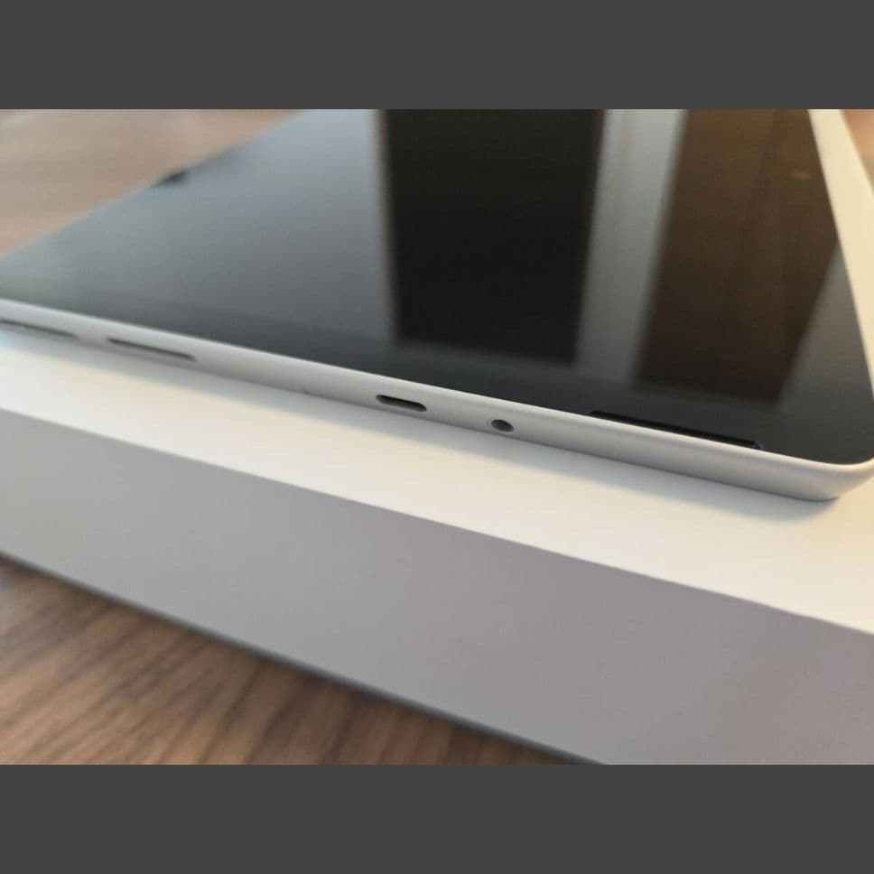 Microsoft Surface Go3 LTE　Core i3　128GB