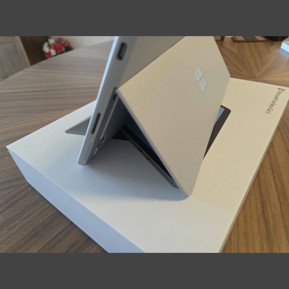 Microsoft Surface Go3 LTE　Core i3　128GB