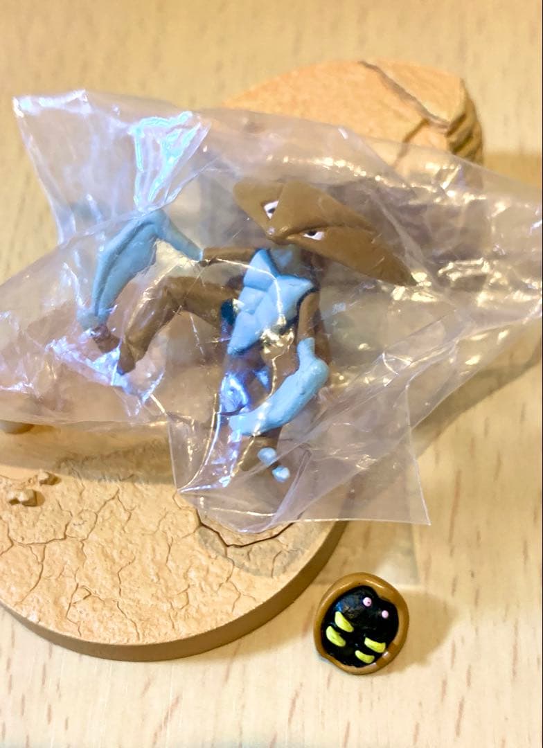 立体ポケモン図鑑　カブト　カブトプスフィギュア