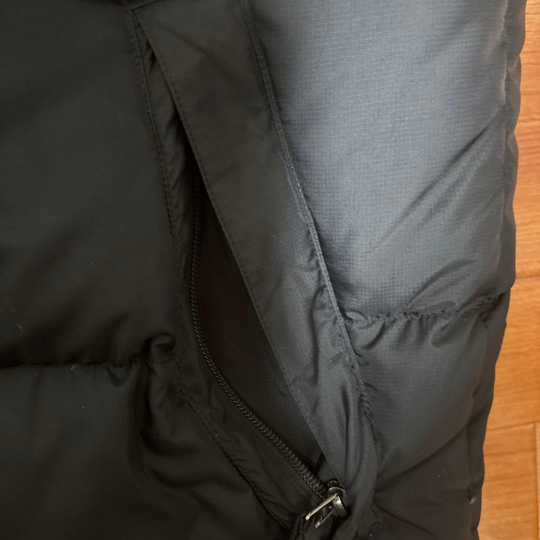 ノースフェイスのダウンベスト