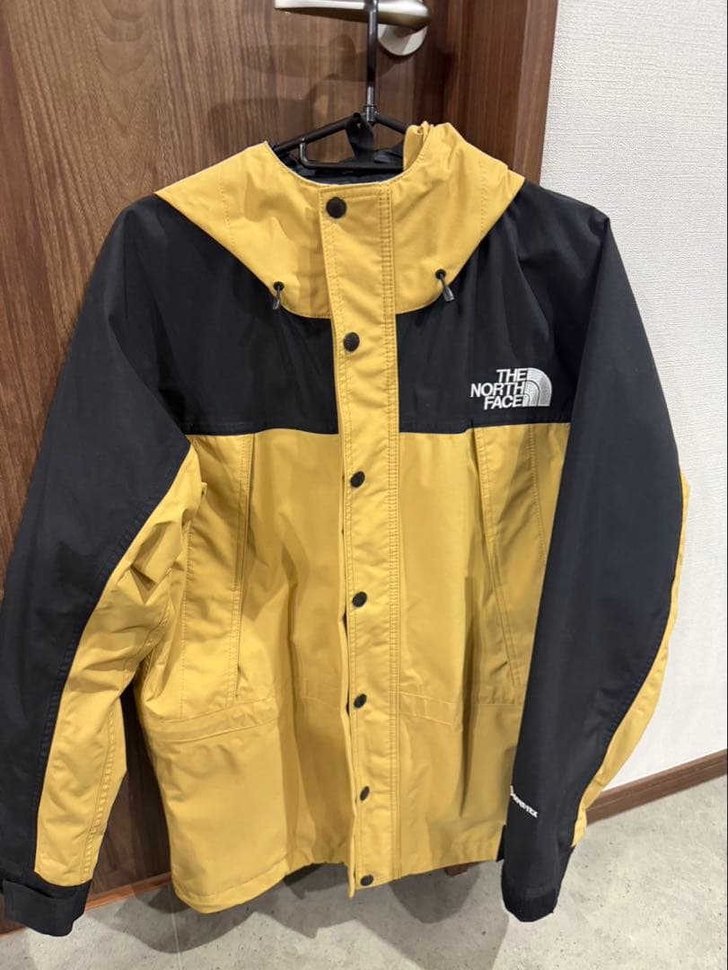 【uta】マウンテンライトジャケットベージュ/黒