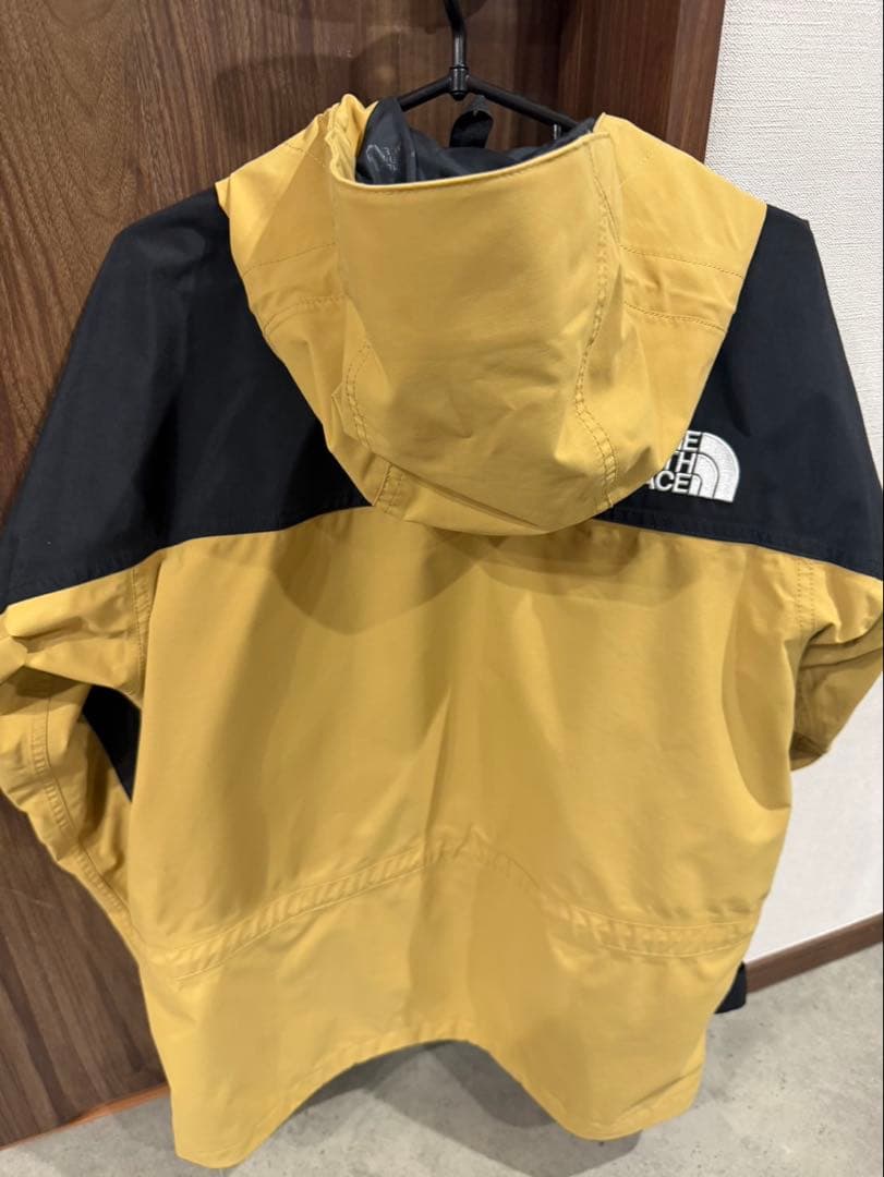 【uta】マウンテンライトジャケットベージュ/黒