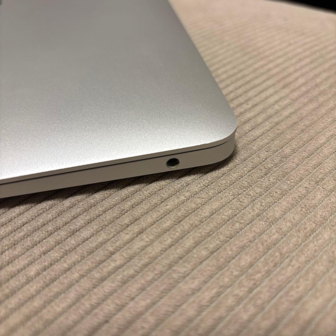 MacBook Air 13.3インチ　MGNA3J/A [シルバー]
