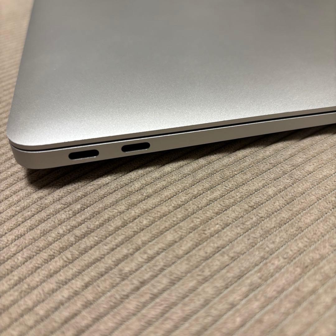 MacBook Air 13.3インチ　MGNA3J/A [シルバー]