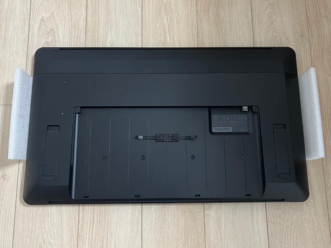 液タブ・ペンタブ Wacom Cintiq Pro 24 touch DTH-2420/K0