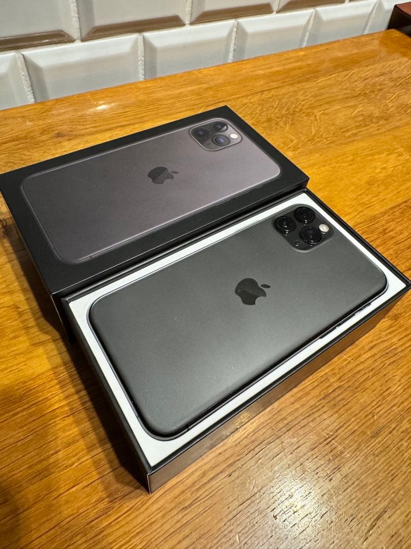 プ*り様 iPhone11pro 本体 64GB スペースグレイ