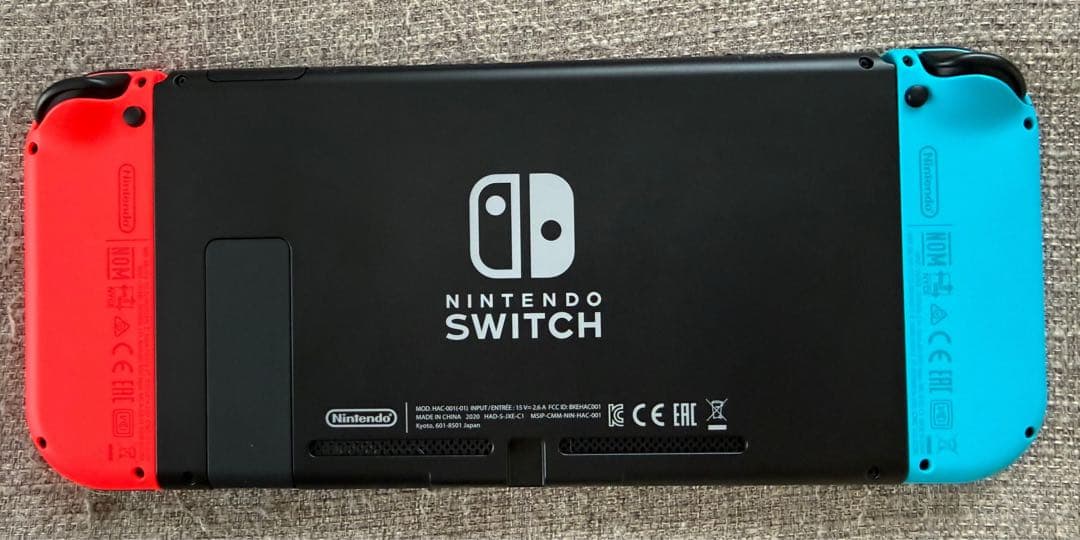 【美品】Nintendo Switch 本体 完品　ケース付き