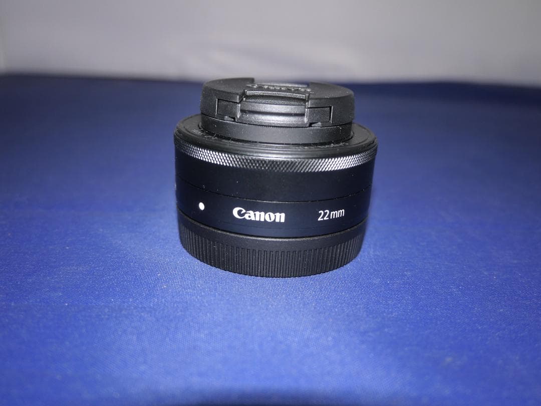 新品　未使用　高画質　軽量　CANON　キヤノンEF-M22mm F2 STM