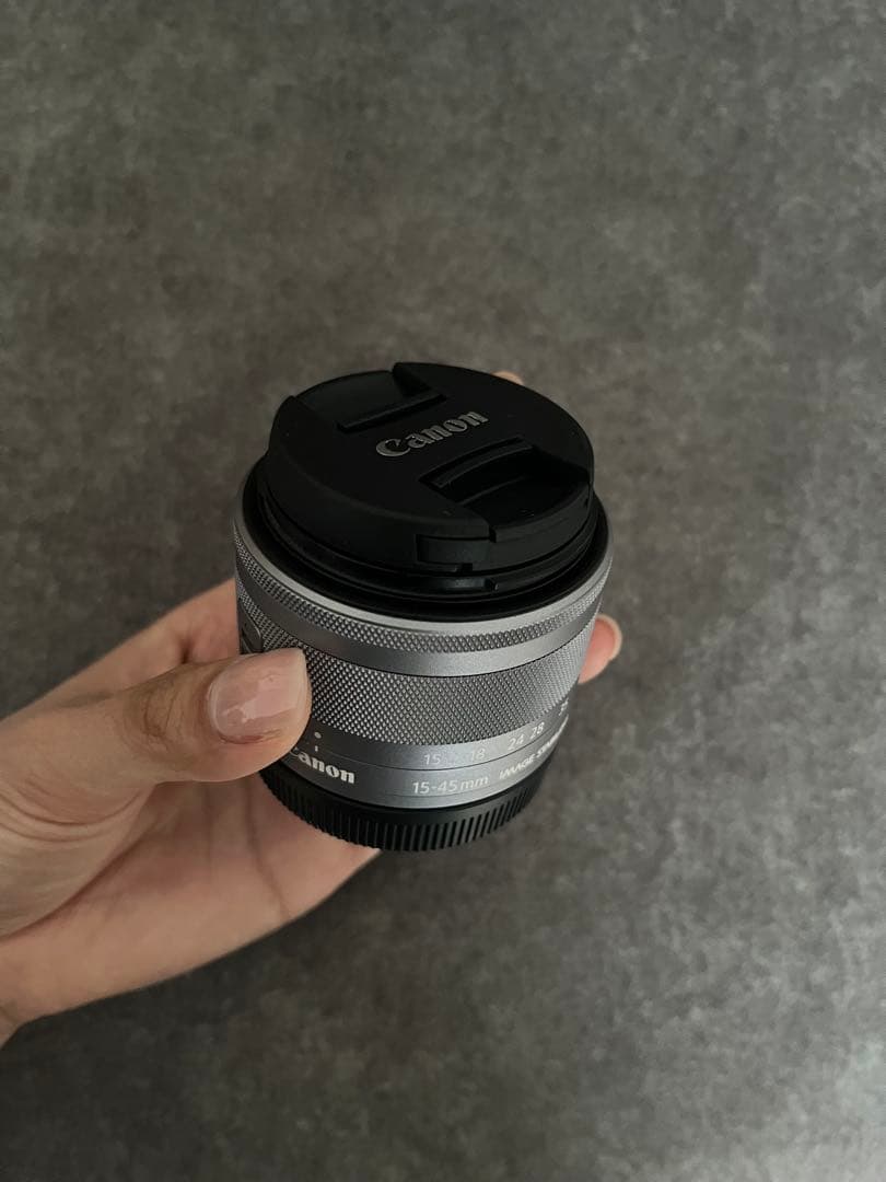 ［Canon］EOS M10 ダブルズームキット　ホワイト