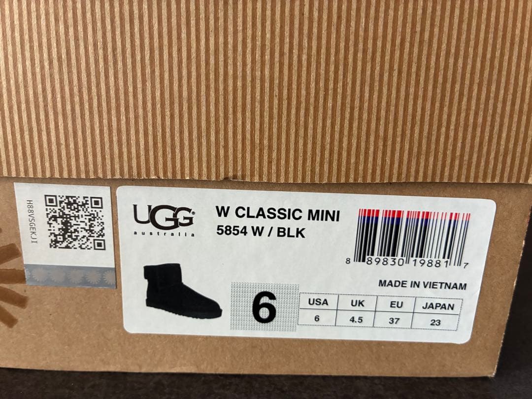 未使用に近い　UGG W CLASSIC MINI ブラック 6